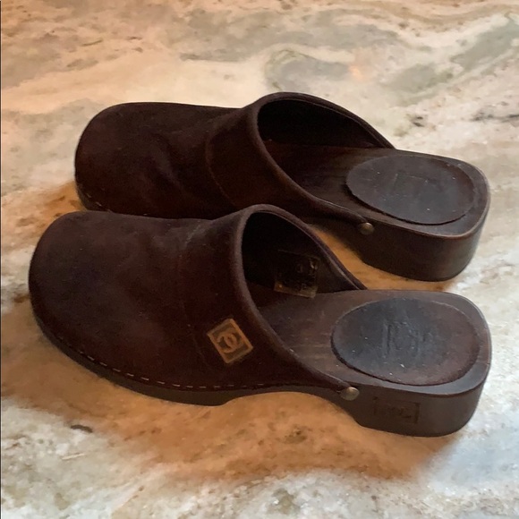 chanel clogs